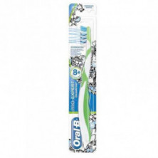 pro-expert-cross-action-cepillo-de-dientes-8-anos-oral-b