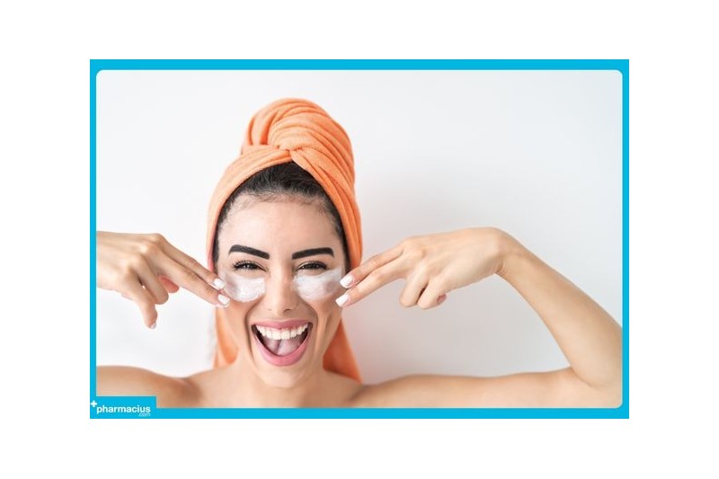 Cómo Aplicar Correctamente una Crema Facial: Pasos, Zonas y Consejos